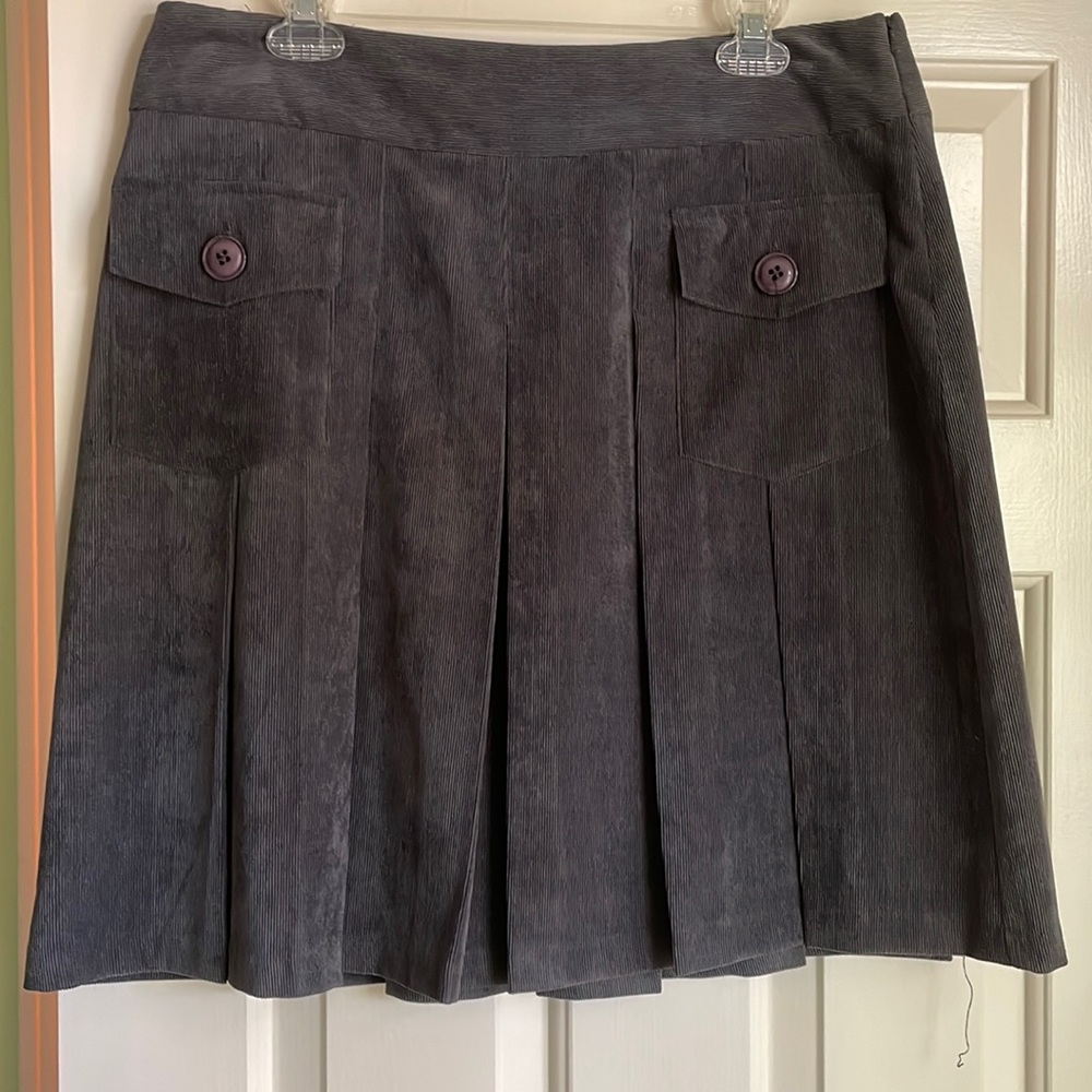 Gray corduroy pleated skirt